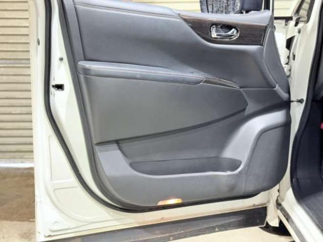 エルグランド2.5 250ハイウェイスター アーバンクロム 4WD　下廻防錆TVナビBカメETC後席モニタ 2500