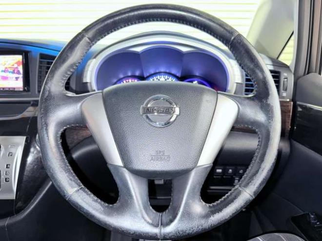 エルグランド2.5 250ハイウェイスター アーバンクロム 4WD　下廻防錆TVナビBカメETC後席モニタ 2500