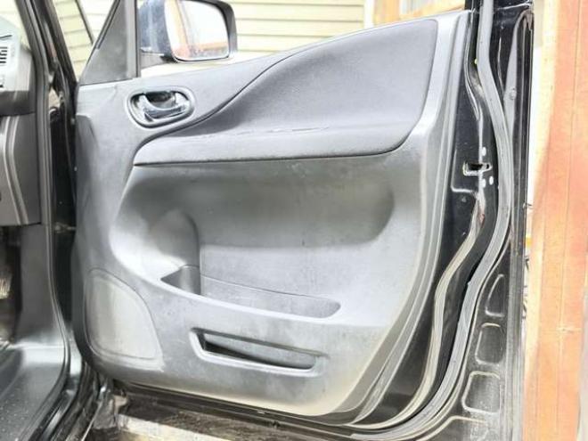 セレナ2.0 ハイウェイスター 4WD　下廻防錆TVナビBカメETC 2000