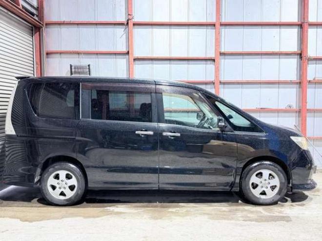 セレナ2.0 ハイウェイスター 4WD　下廻防錆TVナビBカメETC 2000