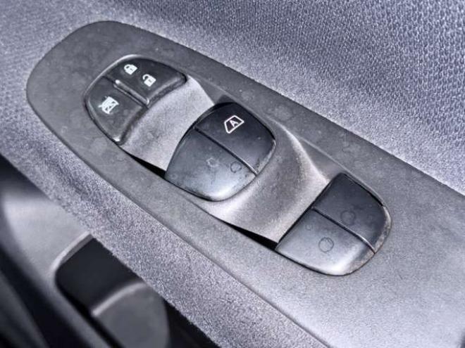 セレナ2.0 ハイウェイスター 4WD　下廻防錆TVナビBカメETC 2000