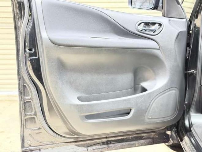 セレナ2.0 ハイウェイスター 4WD　下廻防錆TVナビBカメ後席モニタ 2000