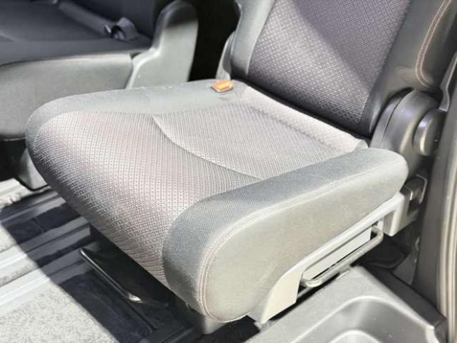 セレナ2.0 ハイウェイスター 4WD　下廻防錆TVナビBカメ後席モニタ 2000