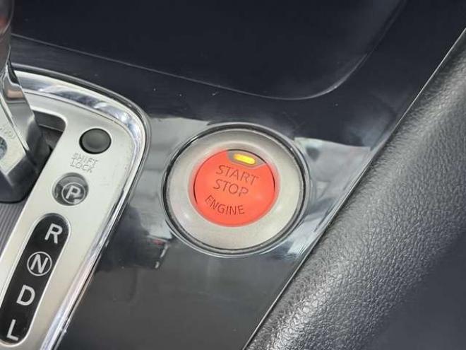 セレナ2.0 ハイウェイスター 4WD　下廻防錆TVナビBカメ後席モニタ 2000