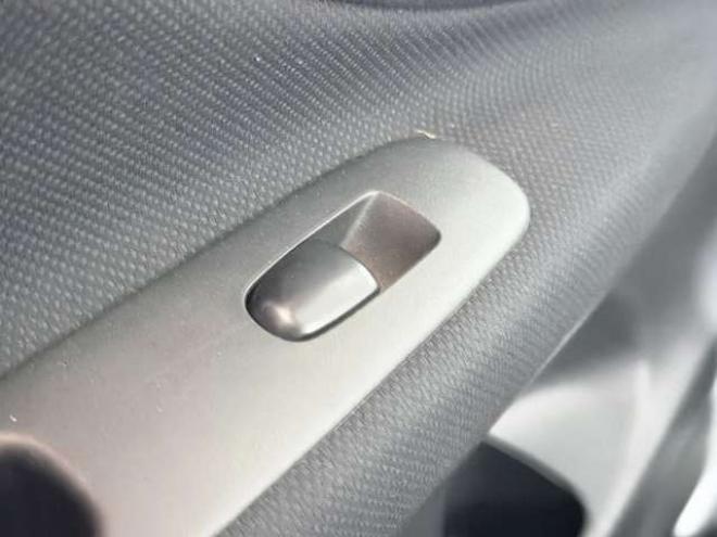 セレナ2.0 ハイウェイスター 4WD　下廻防錆TVナビBカメ後席モニタ 2000