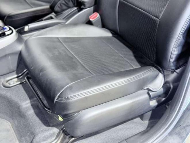 フィット1.5 ハイブリッド Fパッケージ 4WD　下廻防錆4WDTVナビBカメ 1500