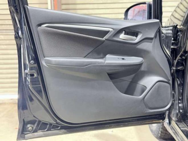 フィット1.5 ハイブリッド Fパッケージ 4WD　下廻防錆4WDTVナビBカメ 1500