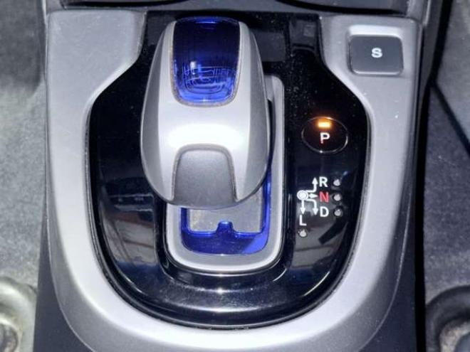 フィット1.5 ハイブリッド Fパッケージ 4WD　下廻防錆4WDTVナビBカメ 1500