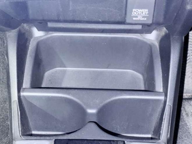 フィット1.5 ハイブリッド Fパッケージ 4WD　下廻防錆4WDTVナビBカメ 1500