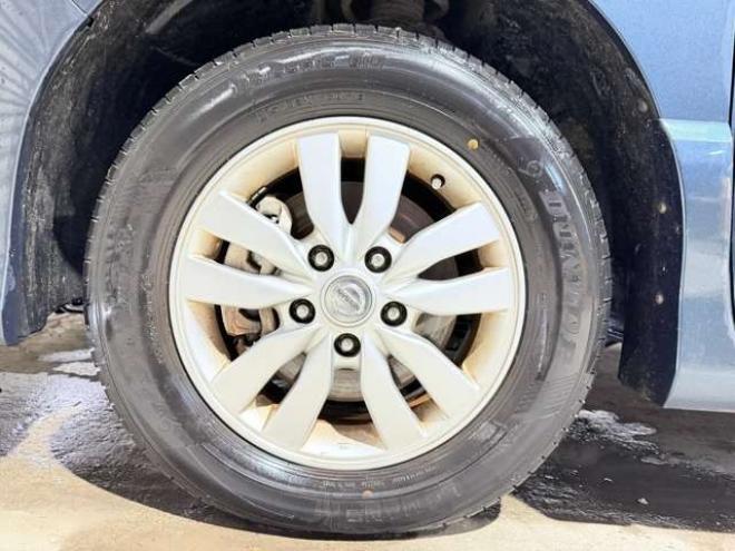 セレナ2.0 ハイウェイスター 4WD　下廻防錆1オナTVナビBカメ後席モニタ夏冬タイヤ 2000