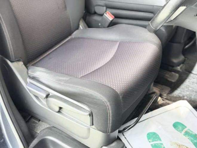 セレナ2.0 ハイウェイスター 4WD　下廻防錆1オナTVナビBカメ後席モニタ夏冬タイヤ 2000