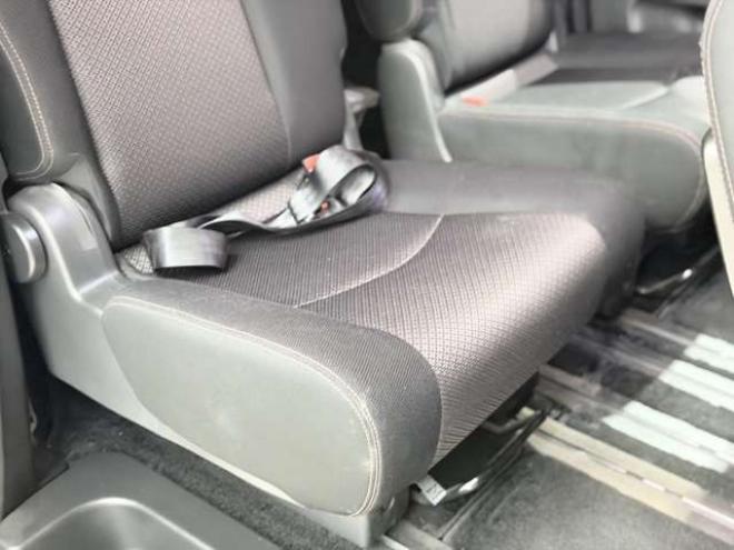 セレナ2.0 ハイウェイスター 4WD　下廻防錆1オナTVナビBカメ後席モニタ夏冬タイヤ 2000