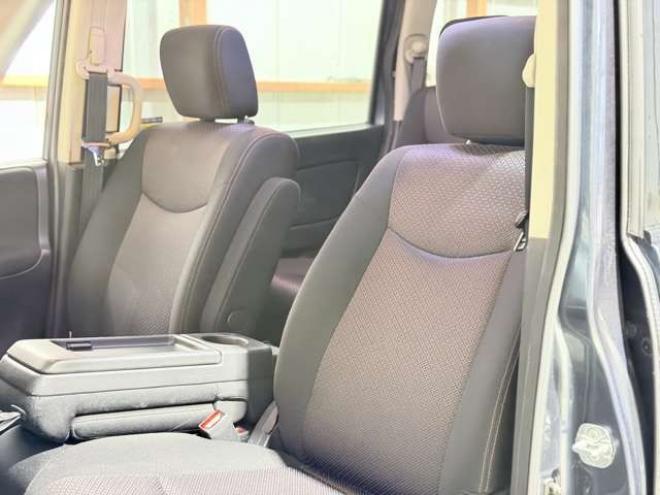 セレナ2.0 ハイウェイスター 4WD　下廻防錆1オナTVナビBカメ後席モニタ夏冬タイヤ 2000