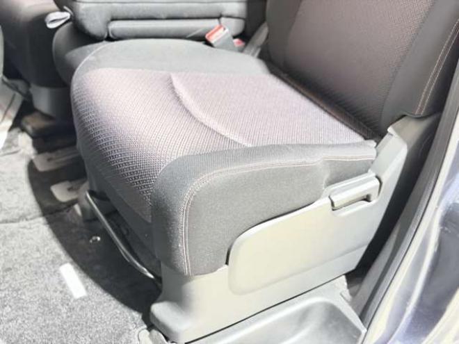 セレナ2.0 ハイウェイスター 4WD　下廻防錆1オナTVナビBカメ後席モニタ夏冬タイヤ 2000