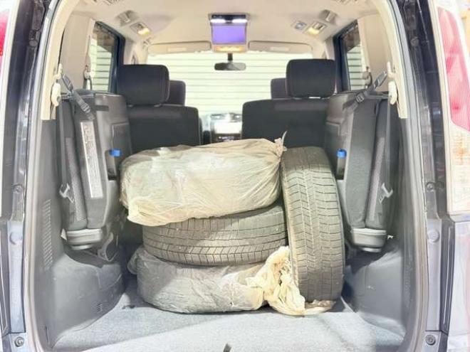 セレナ2.0 ハイウェイスター 4WD　下廻防錆1オナTVナビBカメ後席モニタ夏冬タイヤ 2000