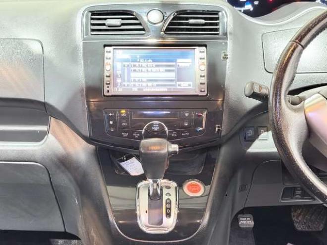 セレナ2.0 ハイウェイスター 4WD　下廻防錆1オナTVナビBカメ後席モニタ夏冬タイヤ 2000