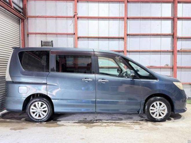 セレナ2.0 ハイウェイスター 4WD　下廻防錆1オナTVナビBカメ後席モニタ夏冬タイヤ 2000