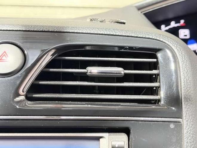 セレナ2.0 ハイウェイスター 4WD　下廻防錆1オナTVナビBカメ後席モニタ夏冬タイヤ 2000