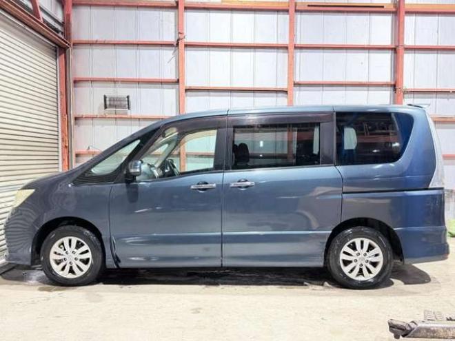 セレナ2.0 ハイウェイスター 4WD　下廻防錆1オナTVナビBカメ後席モニタ夏冬タイヤ 2000