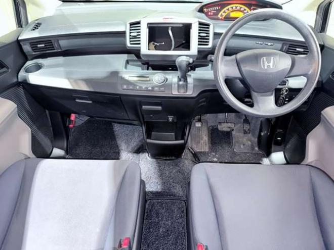 フリード1.5 G Lパッケージ　下廻防錆キーレス 2WD 1500