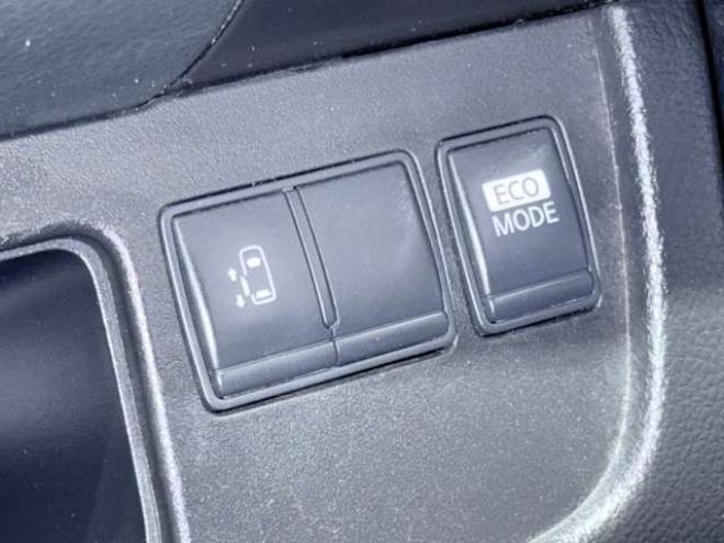 セレナ2.0 20X 4WD　下廻防錆TVナビETCエンスタ 2000