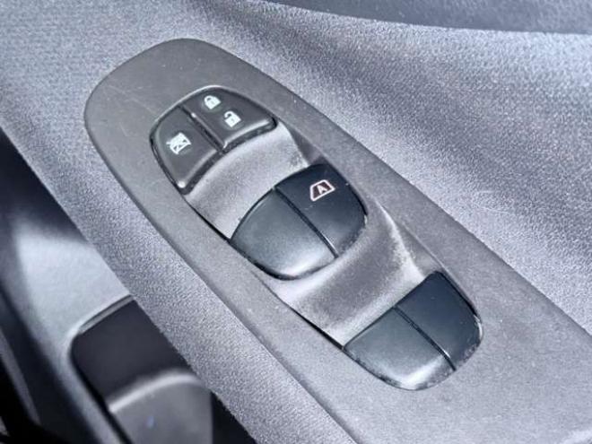 セレナ2.0 20X 4WD　下廻防錆TVナビETCエンスタ 2000