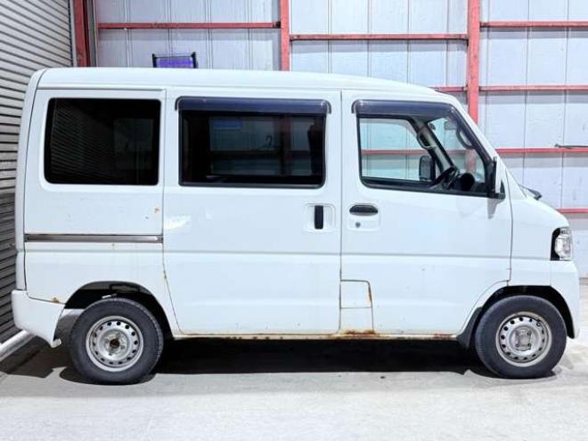 NV100クリッパーDX 4WD　下廻防錆 660