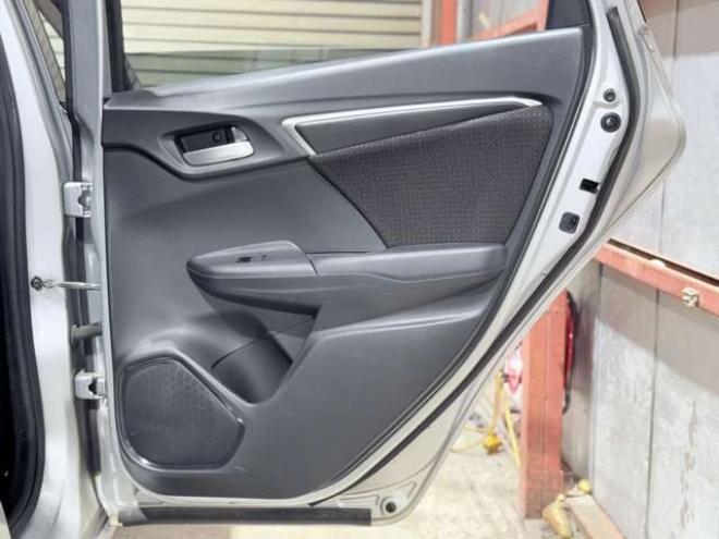 フィット1.5 ハイブリッド Fパッケージ 4WD　下廻防錆ナビETCエンスタ 1500