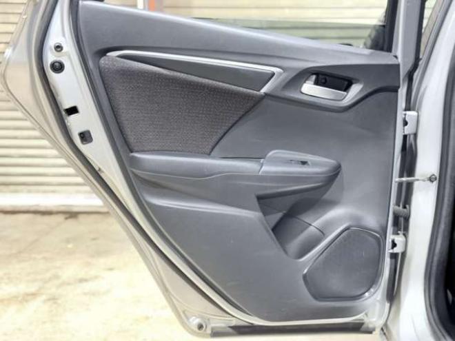 フィット1.5 ハイブリッド Fパッケージ 4WD　下廻防錆ナビETCエンスタ 1500