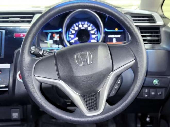 フィット1.5 ハイブリッド Fパッケージ 4WD　下廻防錆ナビETCエンスタ 1500