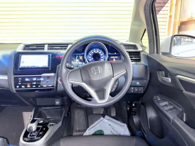 フィット1.5 ハイブリッド Fパッケージ 4WD　下廻防錆ナビETCエンスタ 1500