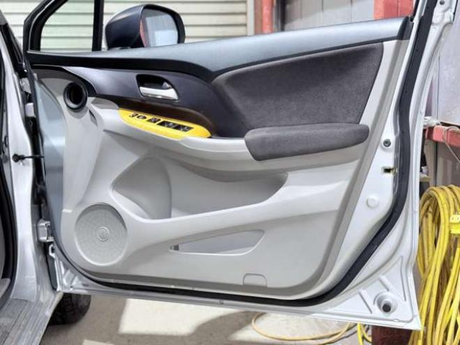 オデッセイ2.4 M 4WD　下廻防錆TVナビBカメエンスタETC 2400