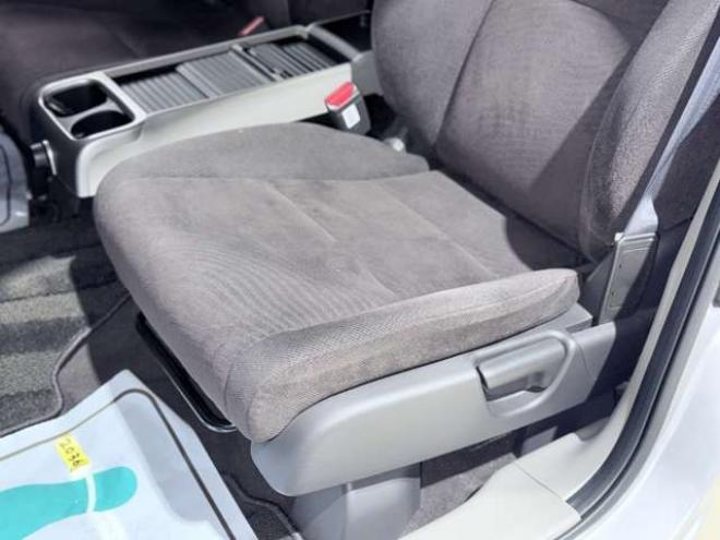 オデッセイ2.4 M 4WD　下廻防錆TVナビBカメエンスタETC 2400