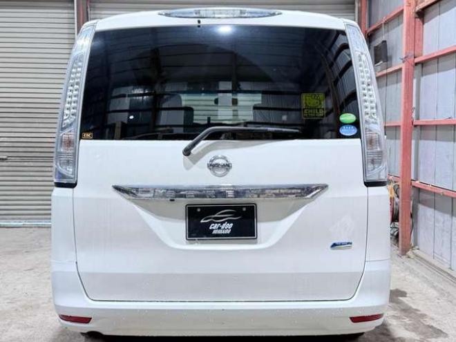 セレナ2.0 20X 4WD　下廻防錆TVナビBカメETC夏冬タイヤ 2000