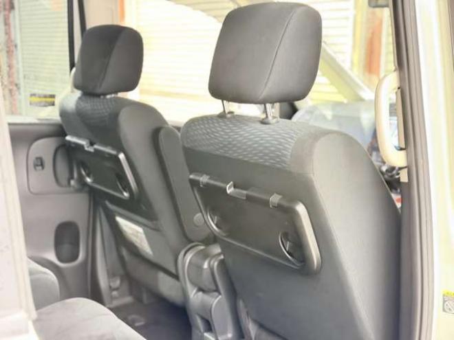 セレナ2.0 20X 4WD　下廻防錆TVナビBカメETC夏冬タイヤ 2000