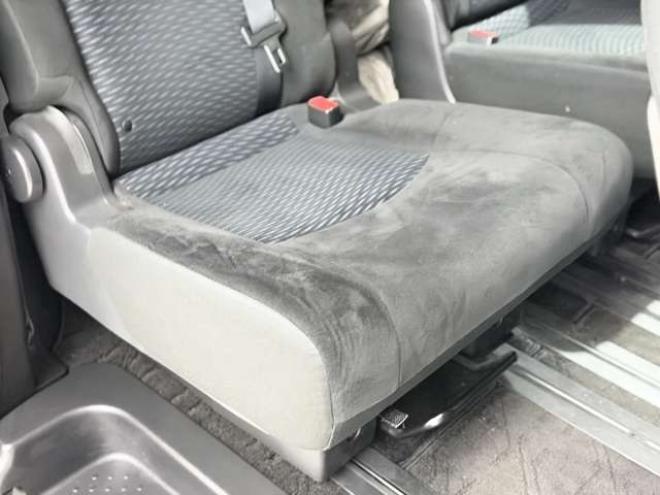 セレナ2.0 20X 4WD　下廻防錆TVナビBカメETC夏冬タイヤ 2000