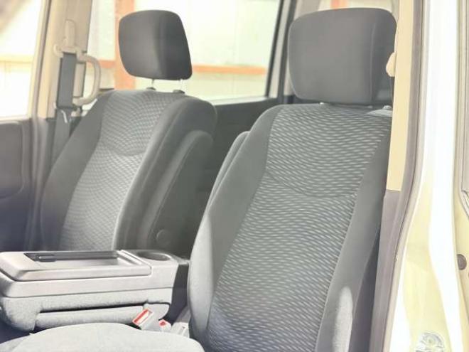 セレナ2.0 20X 4WD　下廻防錆TVナビBカメETC夏冬タイヤ 2000