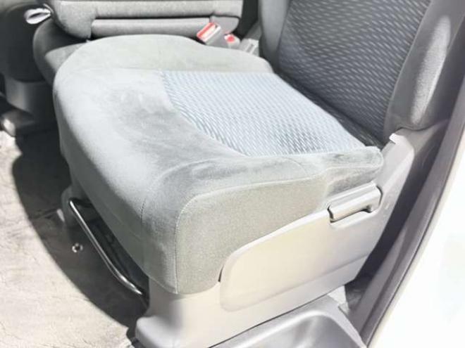 セレナ2.0 20X 4WD　下廻防錆TVナビBカメETC夏冬タイヤ 2000