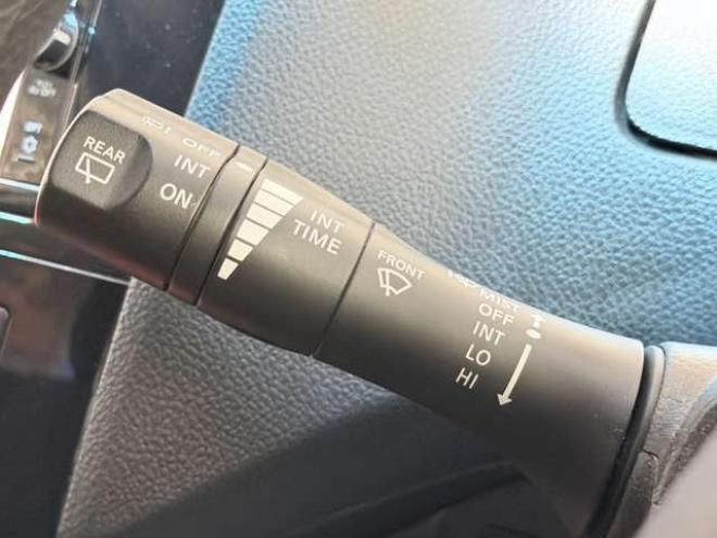 セレナ2.0 20X 4WD　下廻防錆TVナビBカメETC夏冬タイヤ 2000