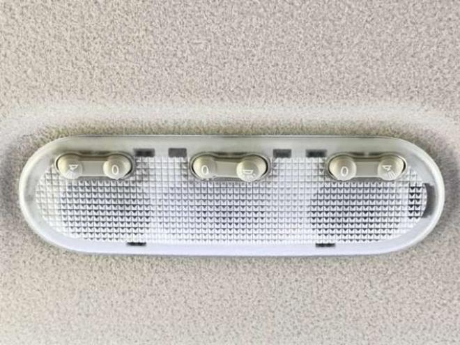 セレナ2.0 20X 4WD　下廻防錆TVナビBカメETC夏冬タイヤ 2000