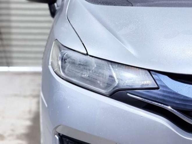 フィット1.3 13G Fパッケージ 4WD　下廻防錆TVナビETC夏冬タイヤ 1300