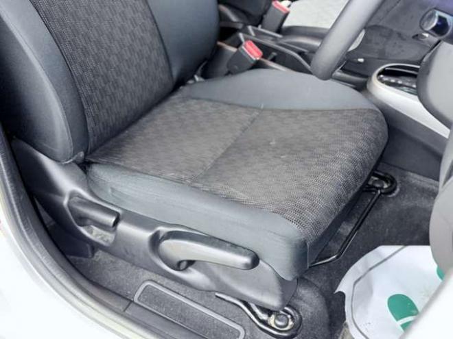 フィット1.3 13G Fパッケージ 4WD　下廻防錆TVナビETC夏冬タイヤ 1300