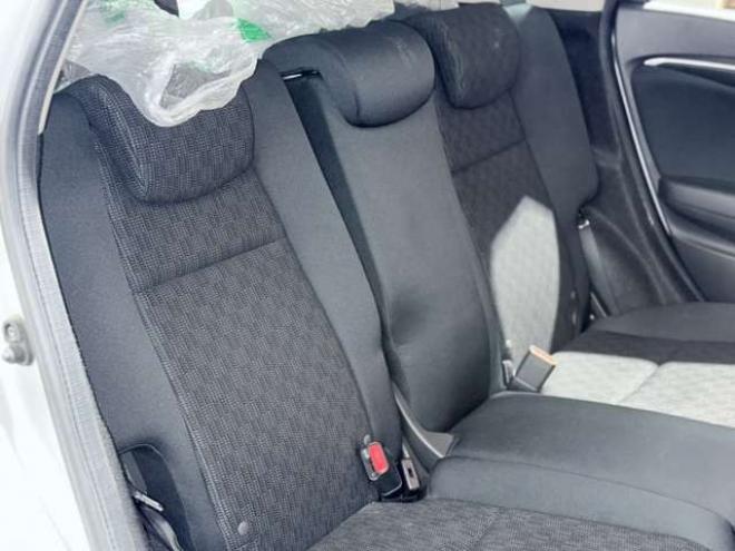 フィット1.3 13G Fパッケージ 4WD　下廻防錆TVナビETC夏冬タイヤ 1300