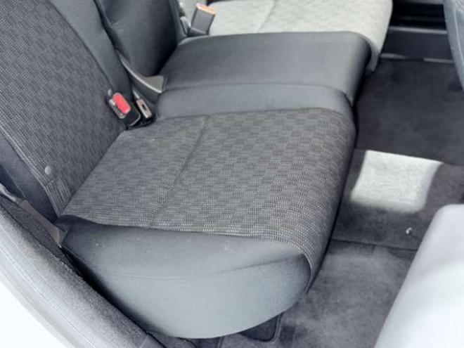 フィット1.3 13G Fパッケージ 4WD　下廻防錆TVナビETC夏冬タイヤ 1300