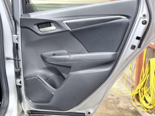 フィット1.3 13G Fパッケージ 4WD　下廻防錆TVナビETC夏冬タイヤ 1300