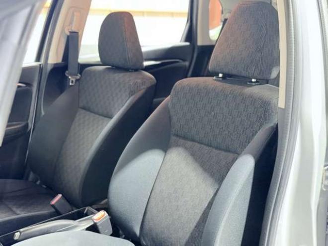 フィット1.3 13G Fパッケージ 4WD　下廻防錆TVナビETC夏冬タイヤ 1300