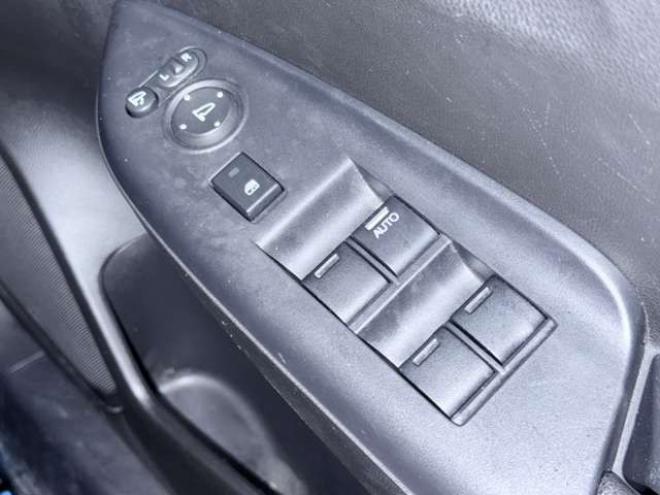 フィット1.3 13G Fパッケージ 4WD　下廻防錆TVナビETC夏冬タイヤ 1300