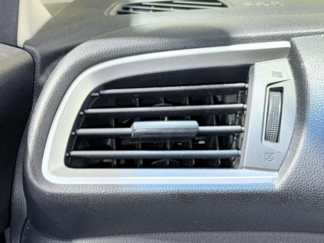 フィット1.3 13G Fパッケージ 4WD　下廻防錆TVナビETC夏冬タイヤ 1300