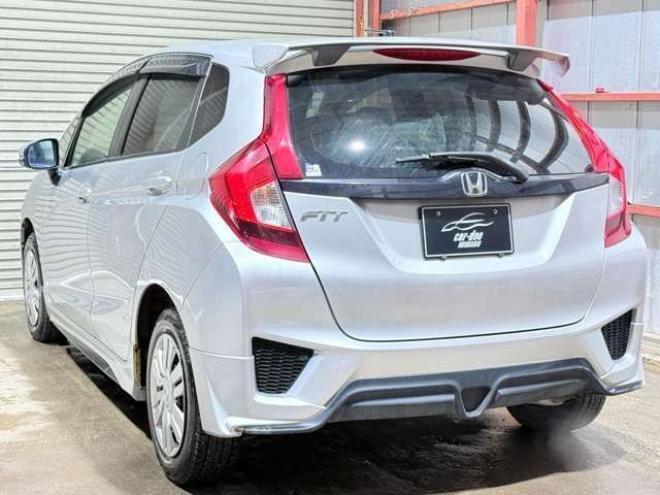 フィット1.3 13G Fパッケージ 4WD　下廻防錆TVナビETC夏冬タイヤ 1300