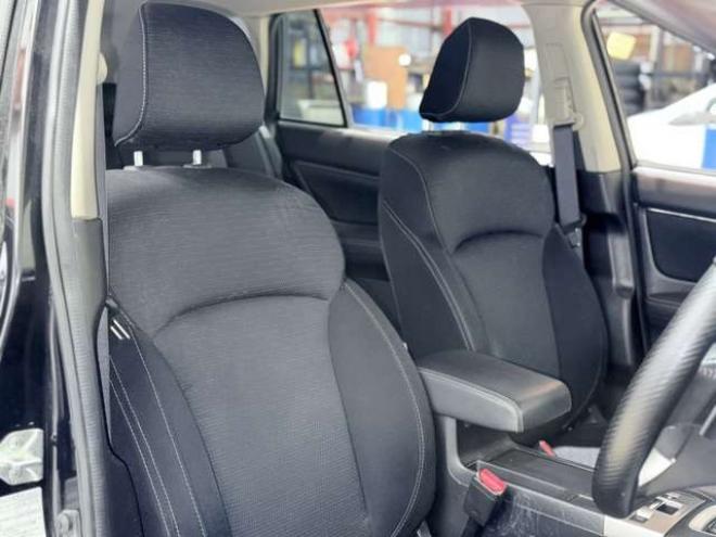 レヴォーグ1.6 GT アイサイト 4WD　下廻防錆TVナビBカメ 1600